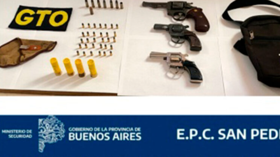 Tiene antecedentes, lo aprehendieron con tres armas y la justicia lo liberó Tiene antecedentes, lo aprehendieron con tres armas y la justicia lo liberó