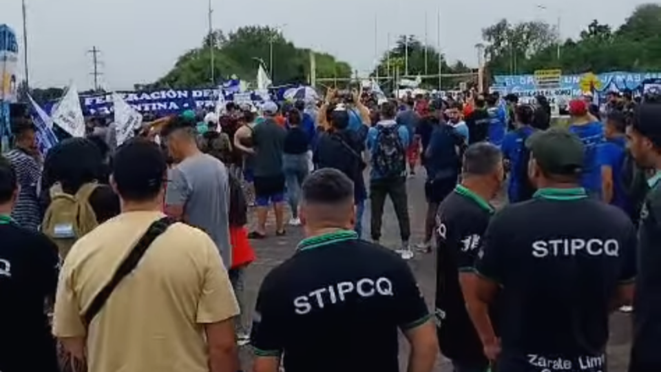 Protesta de la Federación en el ingreso a Papel Prensa Protesta de la Federación en el ingreso a Papel Prensa