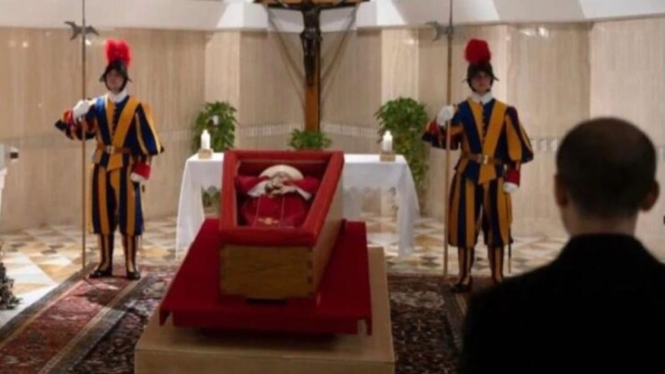 La emotiva despedida de Juan Cruz Villalón a su amigo el Papa Francisco La emotiva despedida de Juan Cruz Villalón a su amigo el Papa Francisco