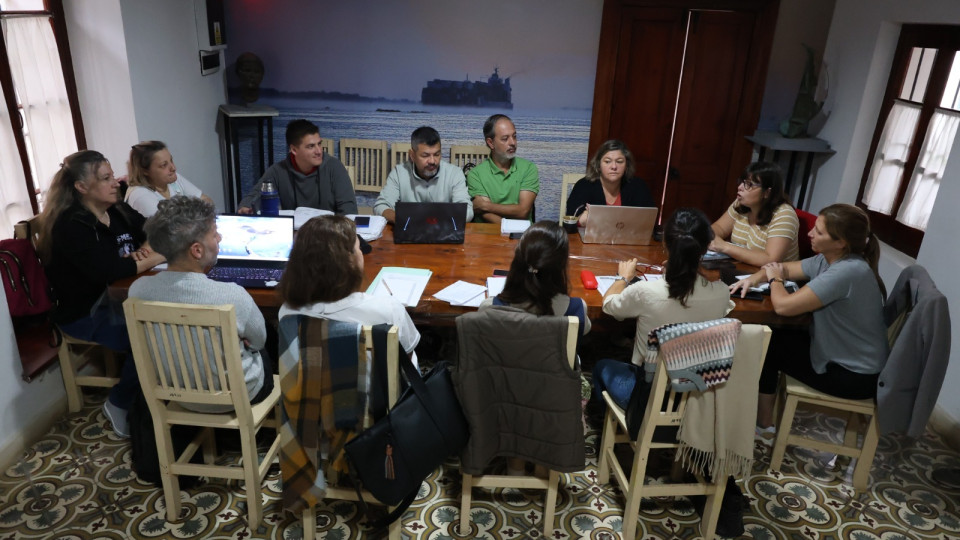 Reunión del COPRET para impulsar pasantías en secundarias orientadas Reunión del COPRET para impulsar pasantías en secundarias orientadas