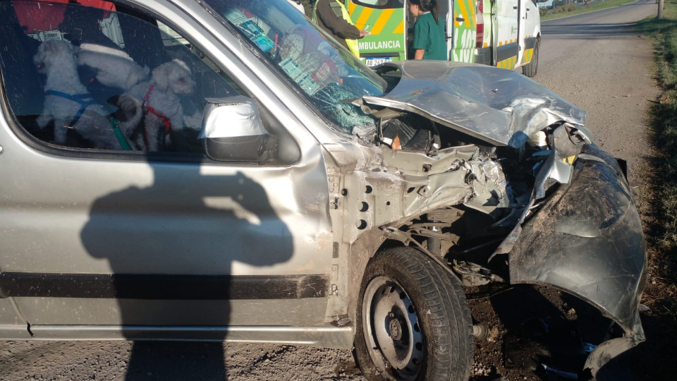 Matrimonio lesionado al chocar en la Ruta 9