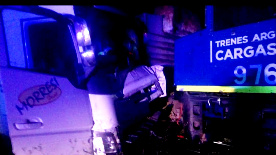 Lo que faltaba: Por un siniestro férreo cortaron la Ruta 41 y el desvío es en San Pedro Lo que faltaba: Por un siniestro férreo cortaron la Ruta 41 y el desvío es en San Pedro