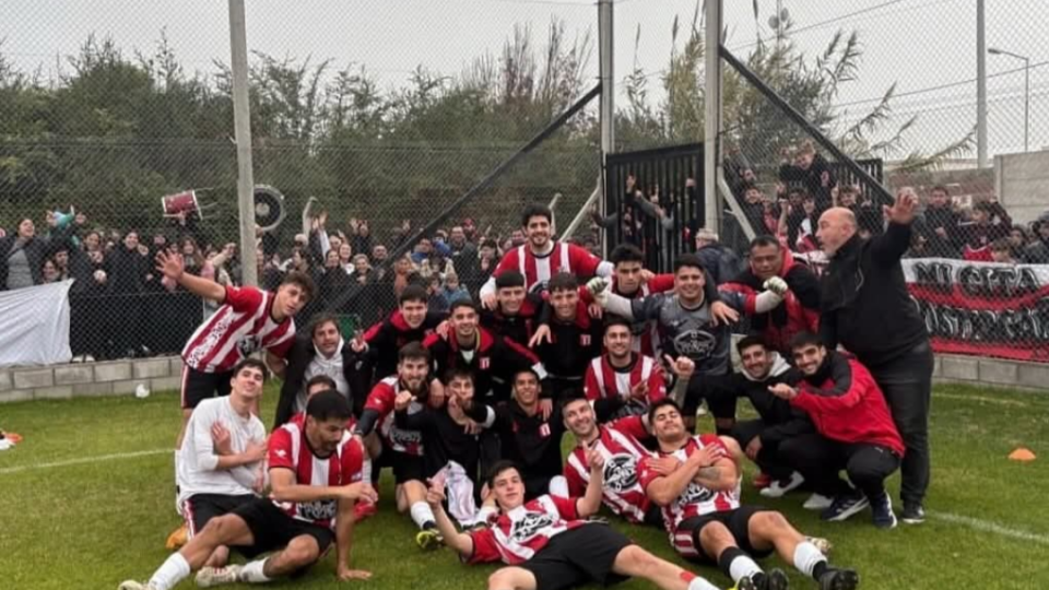 Paraná derrotó a Mitre, se quedó con el clásico y jugará la final Paraná derrotó a Mitre, se quedó con el clásico y jugará la final