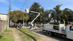 Recambio-de-luminarias-LED-y-el-mantenimiento-de-postes-de-alumbrado-en-accesos-y-avenidas