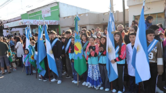 Acto-por-el-Dia-de-la-Independencia-en-Gobernador-Castro