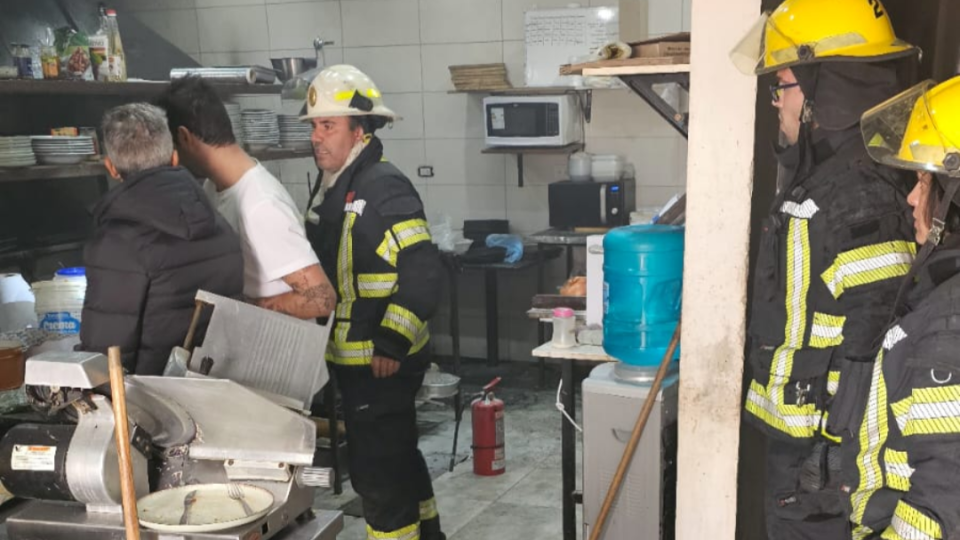 Principio de incendio en la cocina del restó Costee