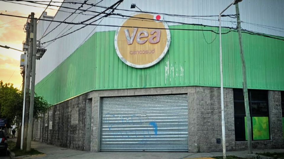 Cerró el supermercado Vea y treinta personas quedaron en la calle