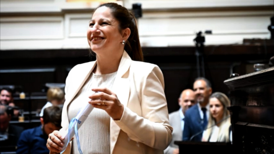 Analía Corvino juró como Diputada Provincial por La Libertad Avanza