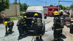 Incendio-provoco-importantes-danos-en-un-utilitario