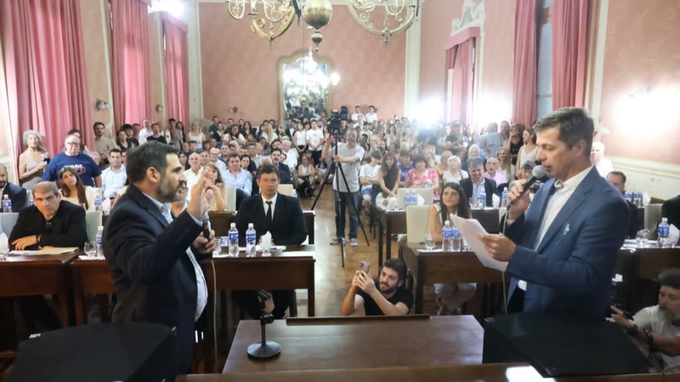 Acto oficial: Asumieron y juraron los nuevos concejales